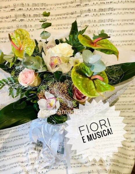 Bouquet con fiori assortiti